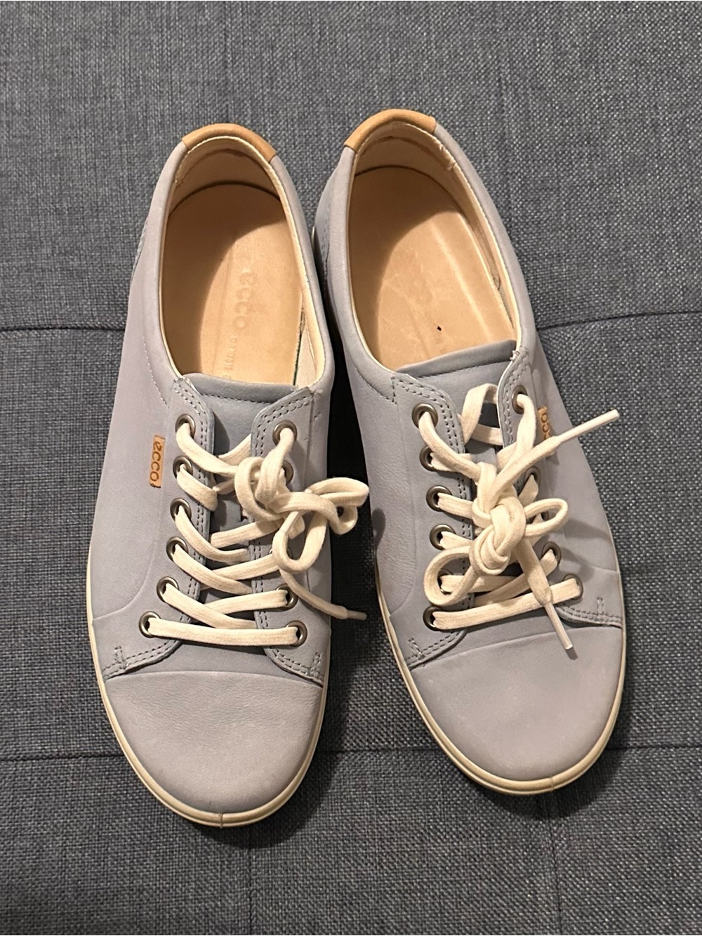 Ecco Women's Light Gray Leather Lace-Up Sneakers